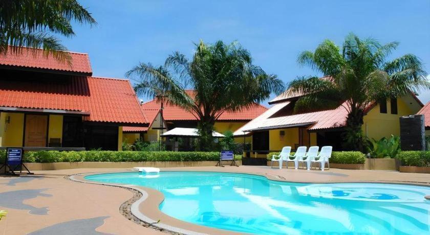 Tanisa Resort Chumphon Exterior foto